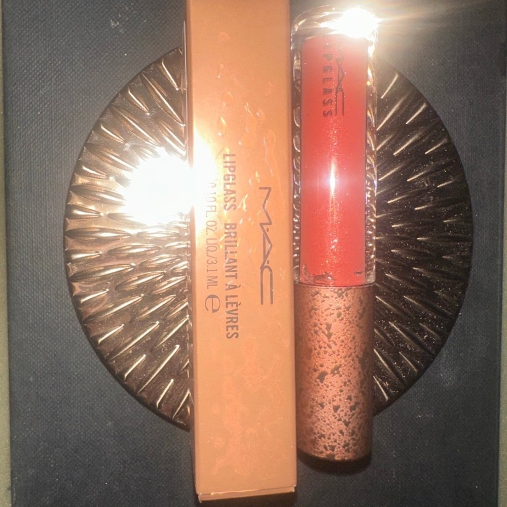 MAC Would Rather Lounge Lipglass